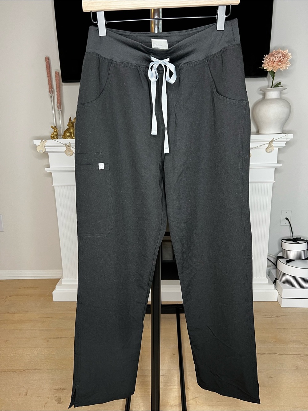 FIGS Kade High-Rise Straight-Leg Scrub Pant-Black - Medium - Picture 11 of 16